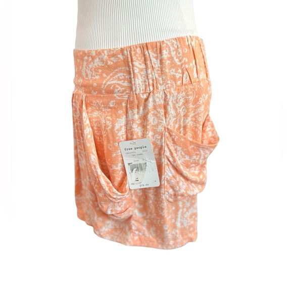 ๐ ๐ NWT FREE PEOPLE Peach Tea Combo Paisley Draped Pocket Shorts | Womenโs Small - Picture 4 of 9